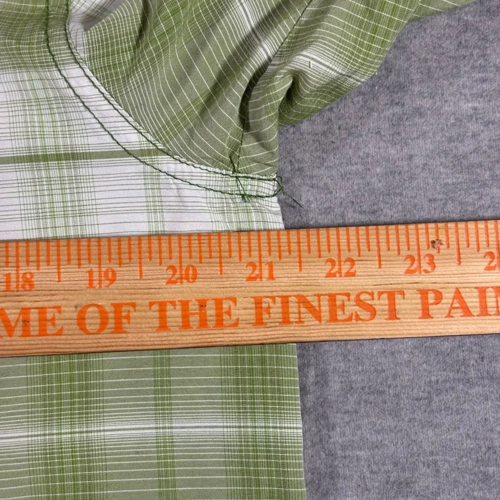 The North Face Mens VaporWick Short Sleeve Plaid Hiking Shirt Green Medium ADHN